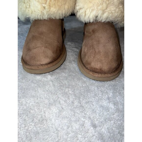 UGG Australia Girl's 5991 Bailey Button Boots Chestnut Size 5 - Picture 3 of 10
